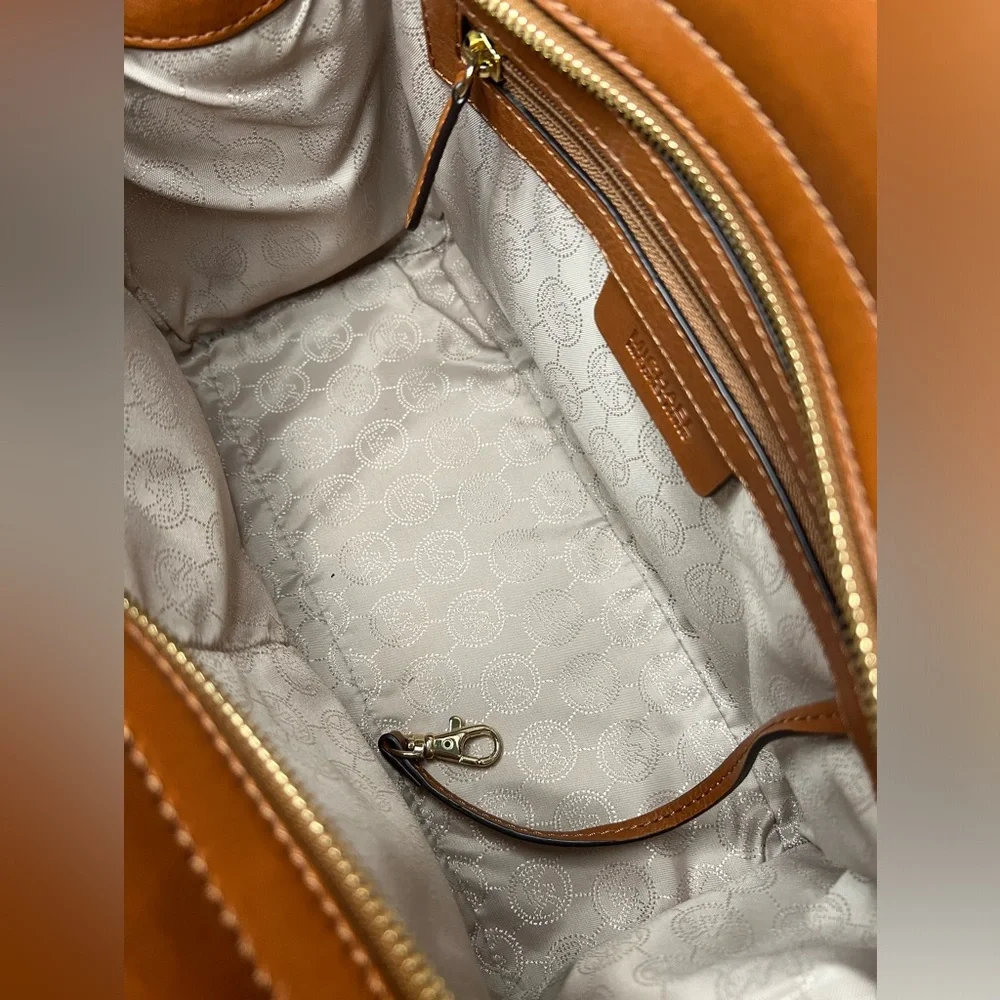 Michael Kors: Medium Selma Satchel Tote Bag in Signature Brown Logo
